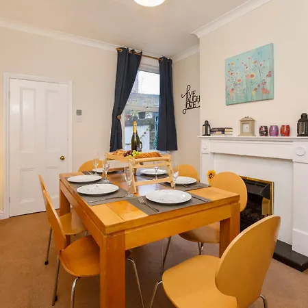 The Colenso - Stunning Period With Free Parking