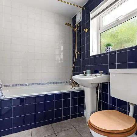 The Colenso - Stunning Period With Free Parking *