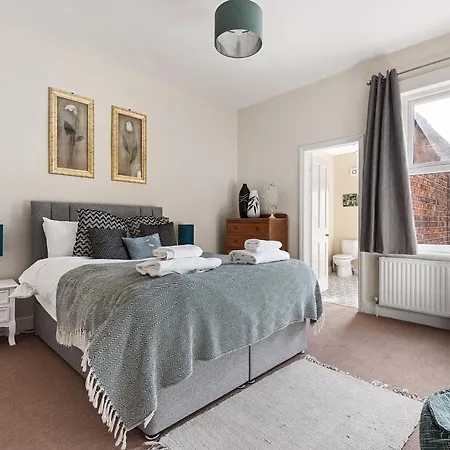 The Colenso - Stunning Period With Free Parking *